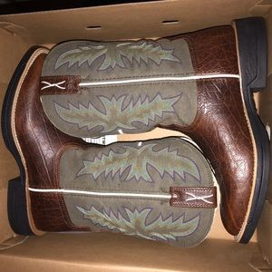11 inch Tech X Boots (Twisted X) Boots. Size 7.5D. They are brand new.